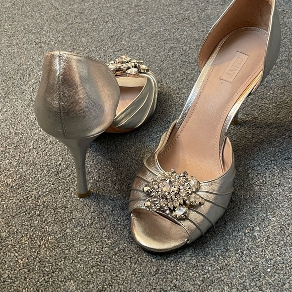 Glint silver dressy sandals with gem stones 8 1/2 - Picture 3 of 8